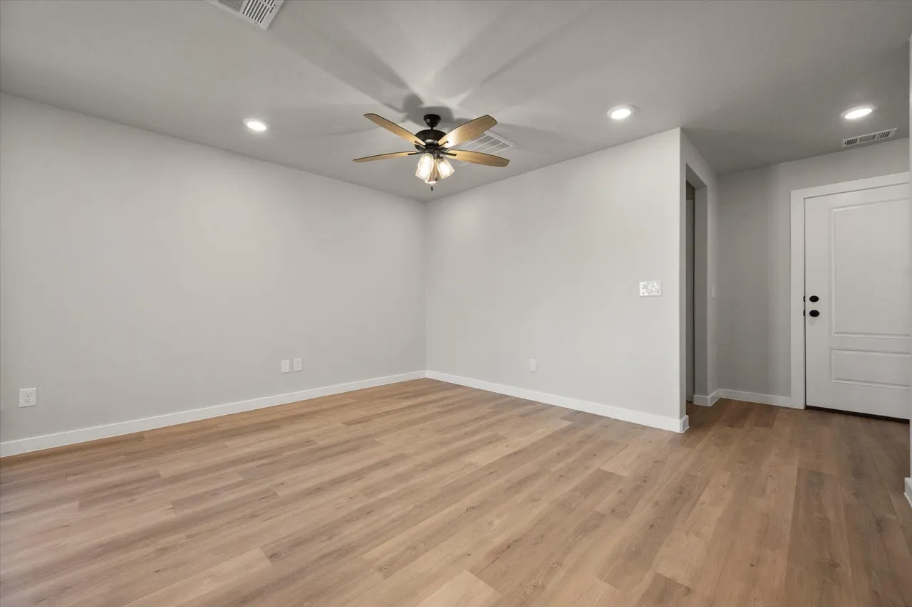 Photo 7 — 6302 Volney Avenue, Lubbock, TX 79407