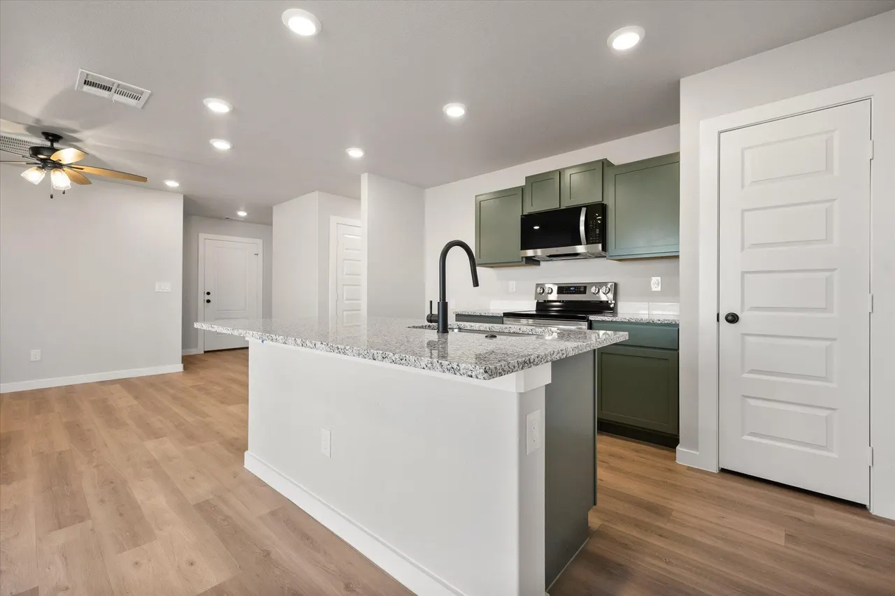 Photo 10 — 6302 Volney Avenue, Lubbock, TX 79407