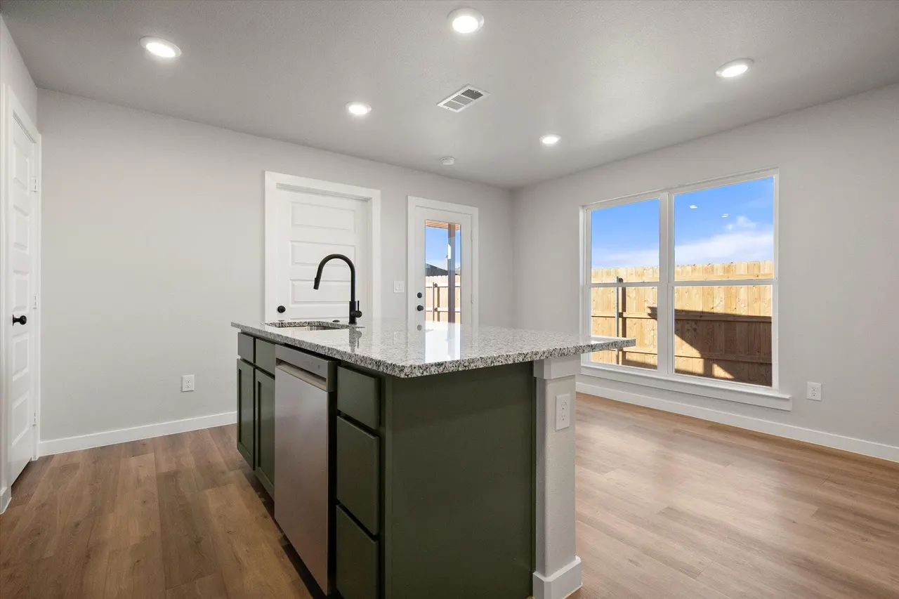 Photo 12 — 6302 Volney Avenue, Lubbock, TX 79407