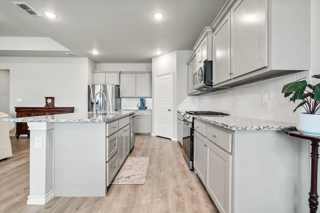 Photo 15 — 7611 60th Street, Lubbock, TX 79407