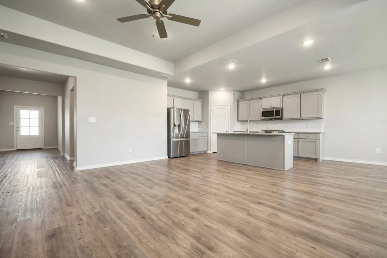 Photo 9 — 7611 60th Street, Lubbock, TX 79407
