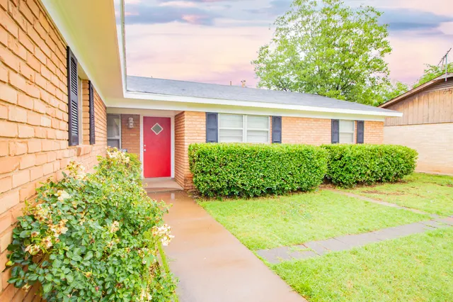 Photo 2 — 5406 46th Street, Lubbock, TX 79414