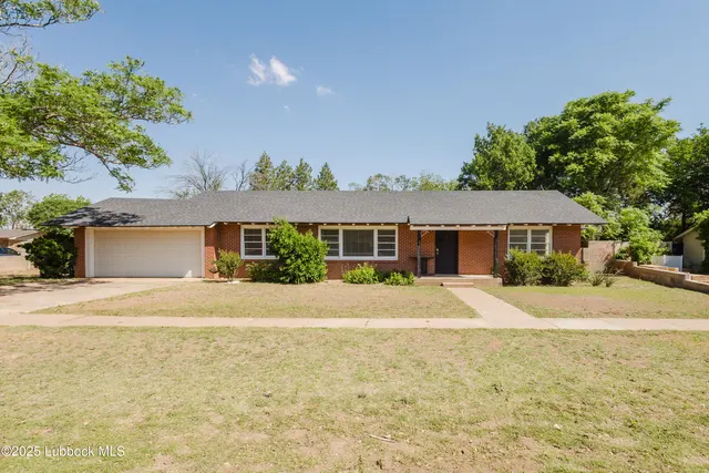 Photo 2 — 106 Cherry Lane, Lamesa, TX 79331