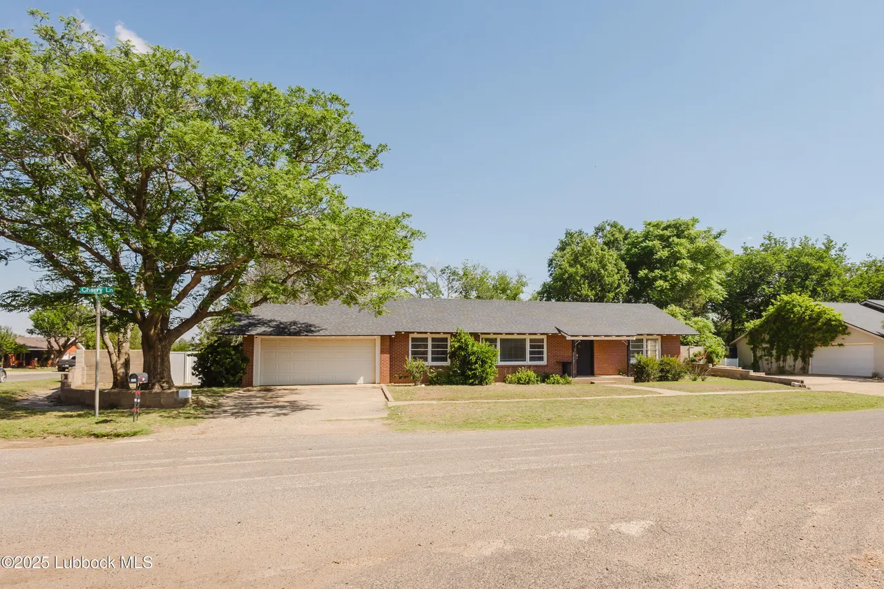 Photo 3 — 106 Cherry Lane, Lamesa, TX 79331