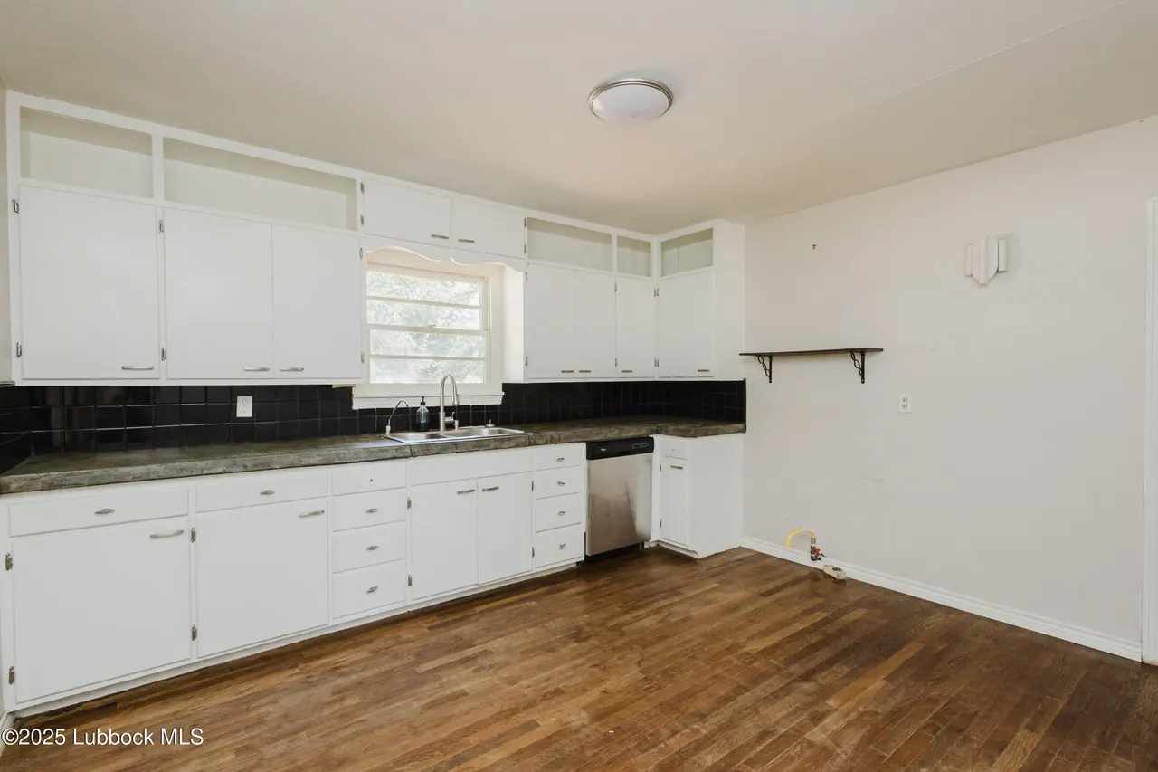 Photo 17 — 106 Cherry Lane, Lamesa, TX 79331