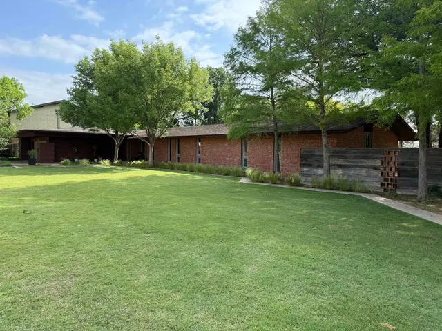 Photo 2 — 1408 Borger, Plainview, TX 79072