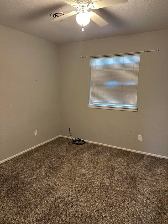 Photo 7 — 1012 S Lawn Street, Hale Center, TX 79041