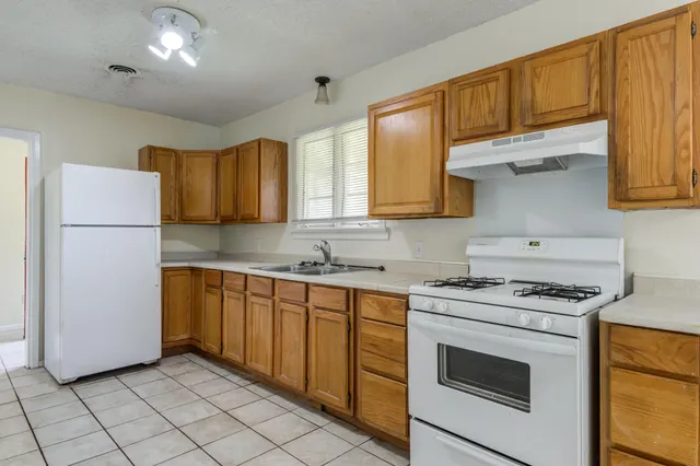 Photo 5 — 3608 27th Street, Lubbock, TX 79410