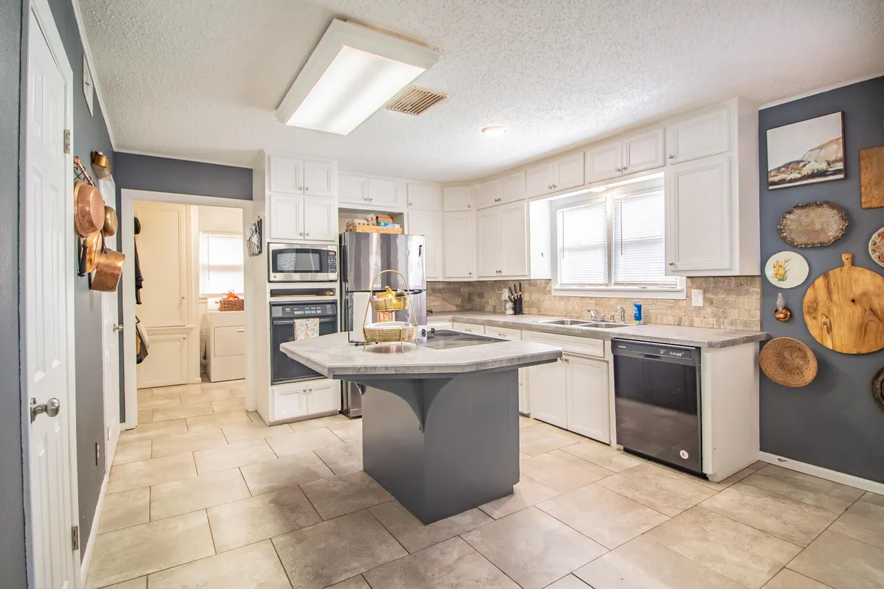 Photo 11 — 503 E 12th Street, Littlefield, TX 79339