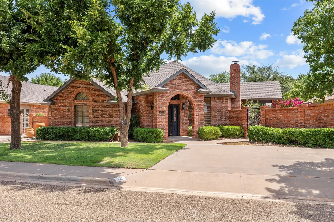 Photo 2 — 131 Aransas Avenue, Levelland, TX 79336