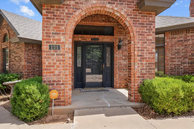 Photo 3 — 131 Aransas Avenue, Levelland, TX 79336