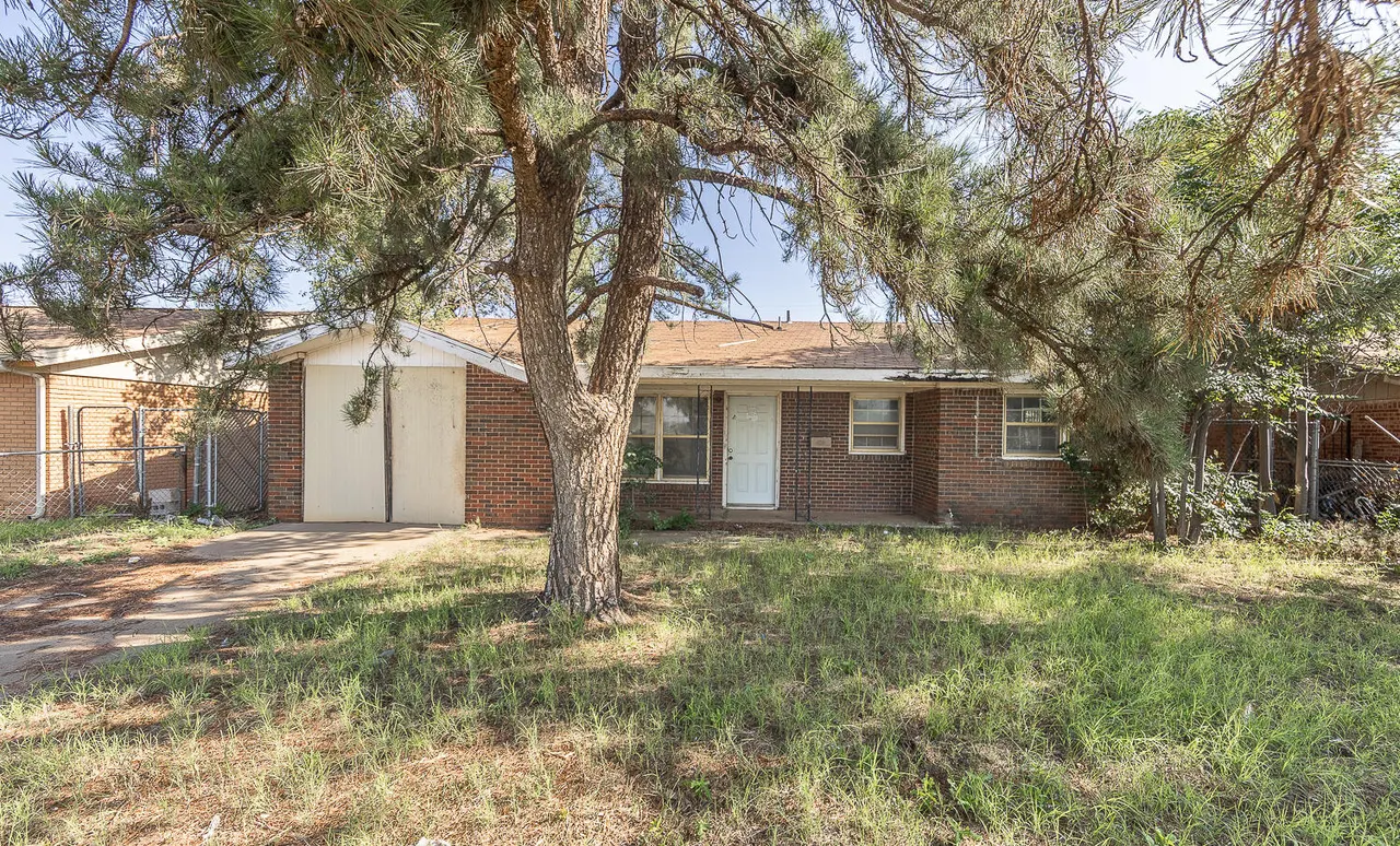 Photo 2 — 2639 Parkway Drive, Lubbock, TX 79403