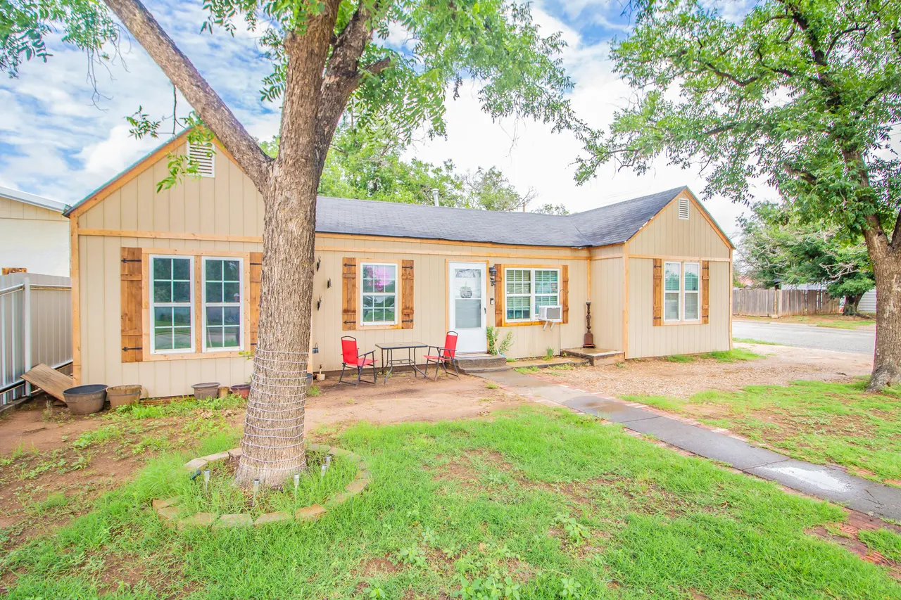 Front exterior — 1501 8th Street, Levelland, TX 79336