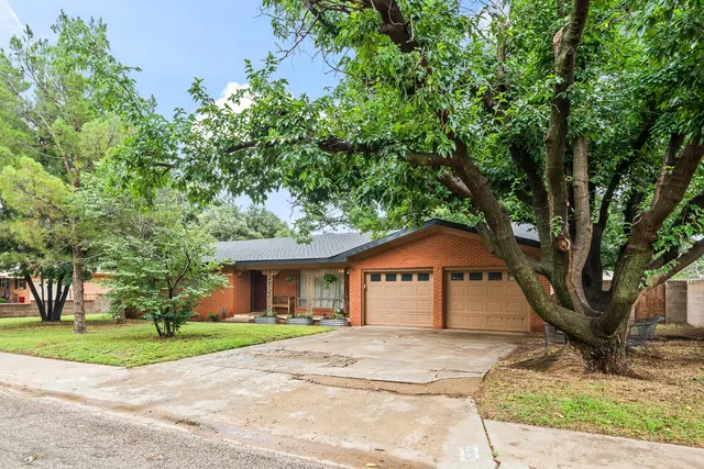 Photo 2 — 2009 N 4th Street, Tahoka, TX 79373