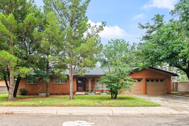 Front exterior — 2009 N 4th Street, Tahoka, TX 79373