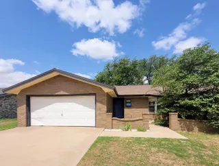 Sold home at 104 Holly Circle