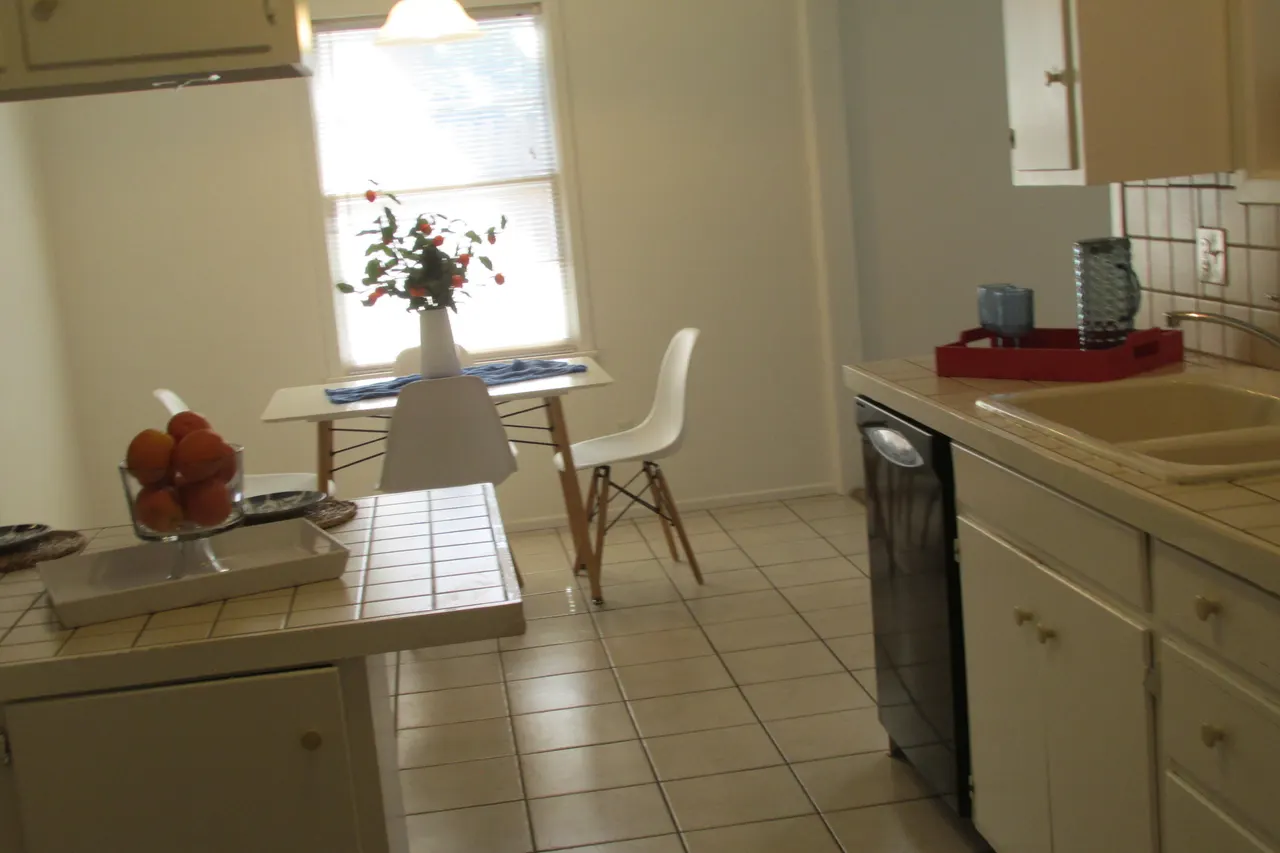 Photo 3 — 2008 69th Street, Lubbock, TX 79412
