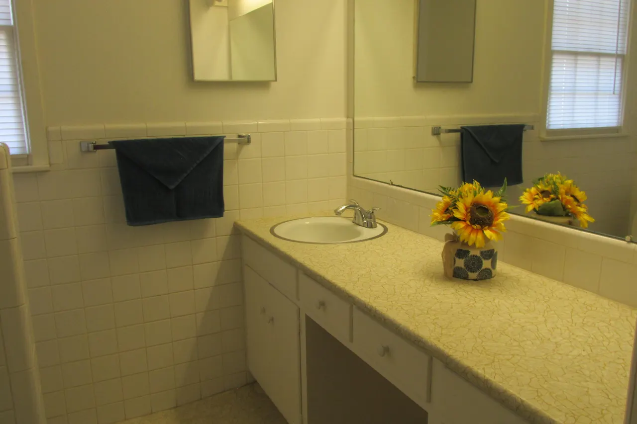 Photo 8 — 2008 69th Street, Lubbock, TX 79412