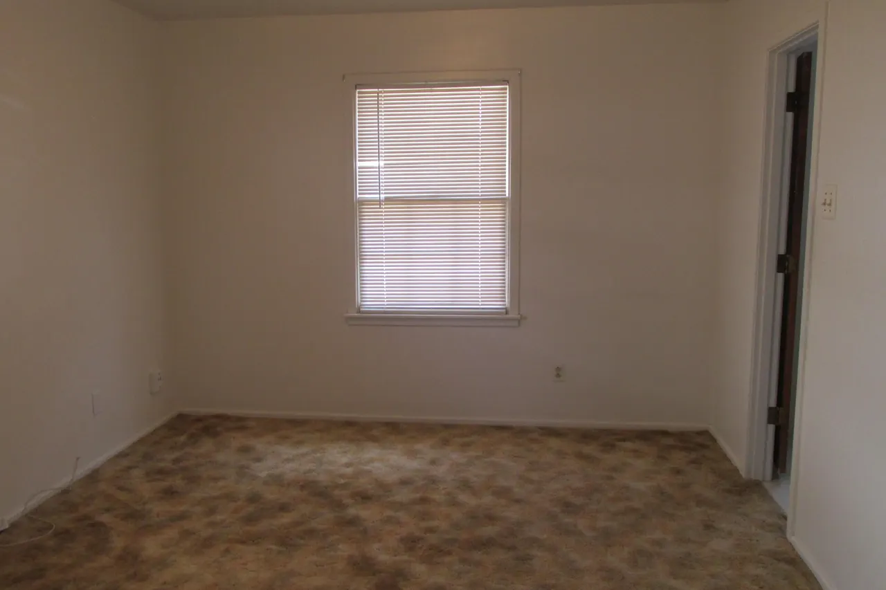 Photo 11 — 2008 69th Street, Lubbock, TX 79412