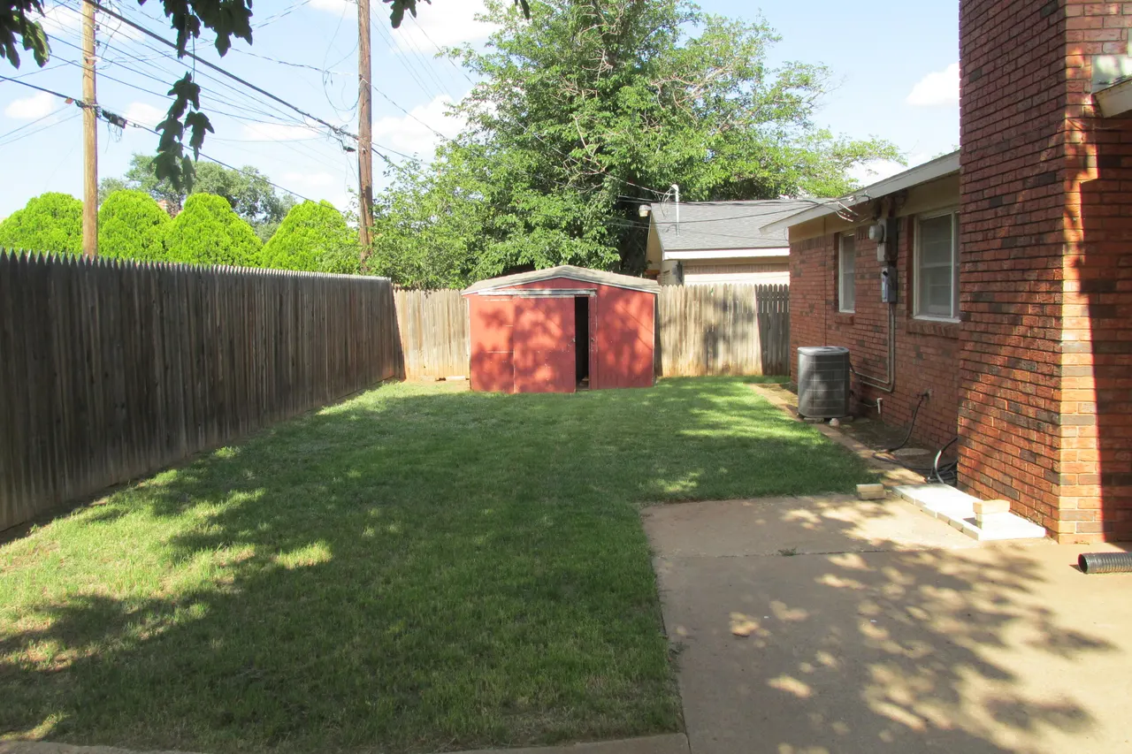 Photo 16 — 2008 69th Street, Lubbock, TX 79412