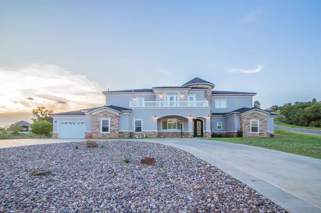 Front exterior — 4 Aztec Lane, Ransom Canyon, TX 79366
