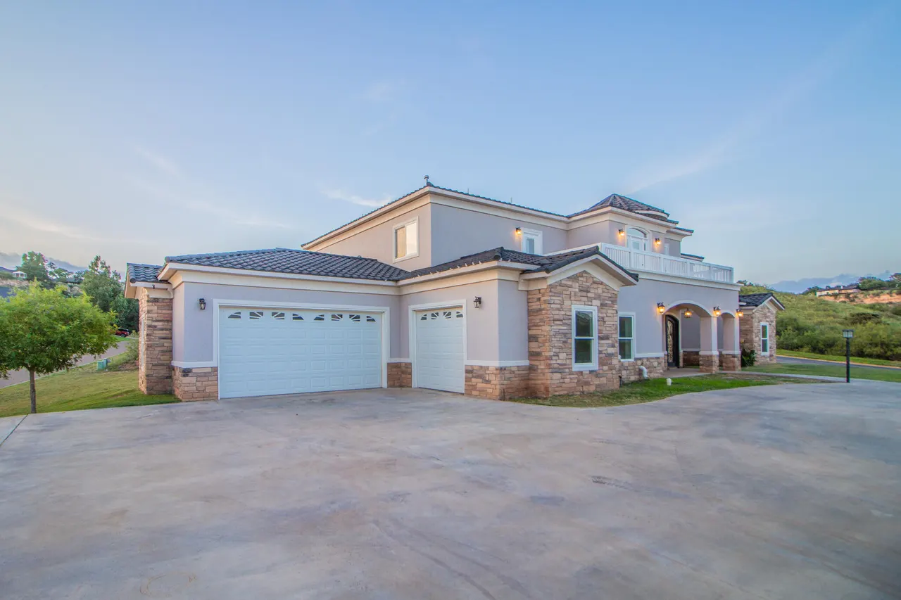 Photo 2 — 4 Aztec Lane, Ransom Canyon, TX 79366