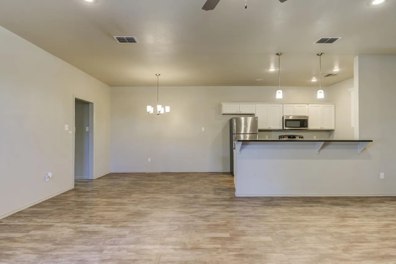 Photo 7 — 2142 10th Street, Lubbock, TX 79401