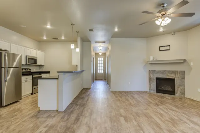 Photo 2 — 2142 10th Street, Lubbock, TX 79401