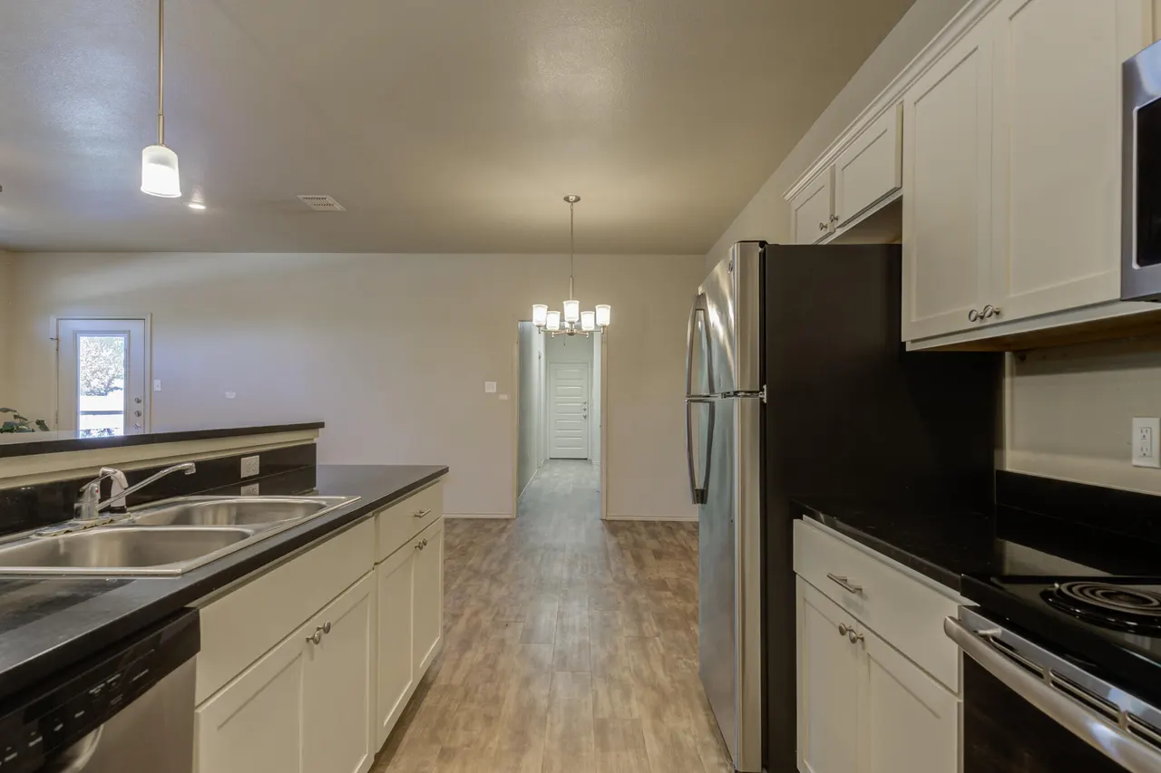 Photo 9 — 2142 10th Street, Lubbock, TX 79401