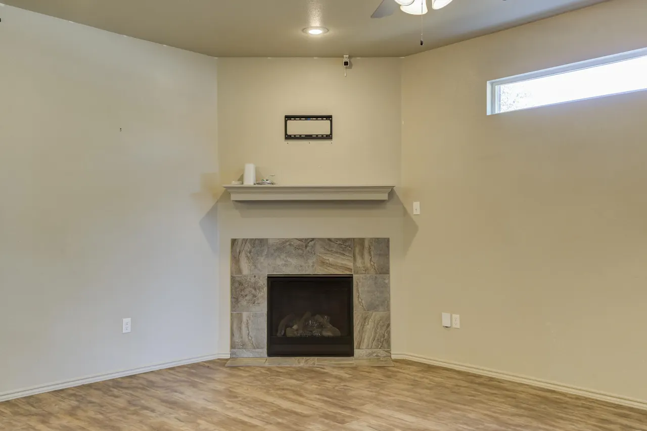 Photo 10 — 2142 10th Street, Lubbock, TX 79401