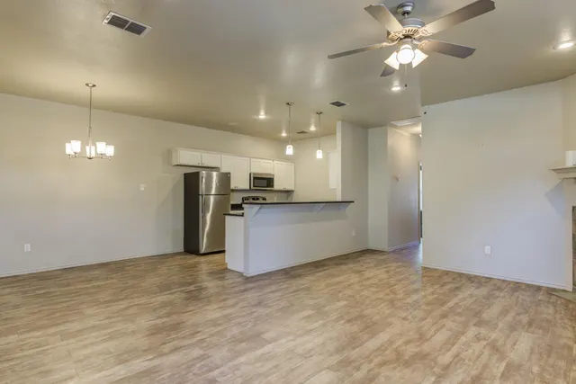 Photo 5 — 2142 10th Street, Lubbock, TX 79401