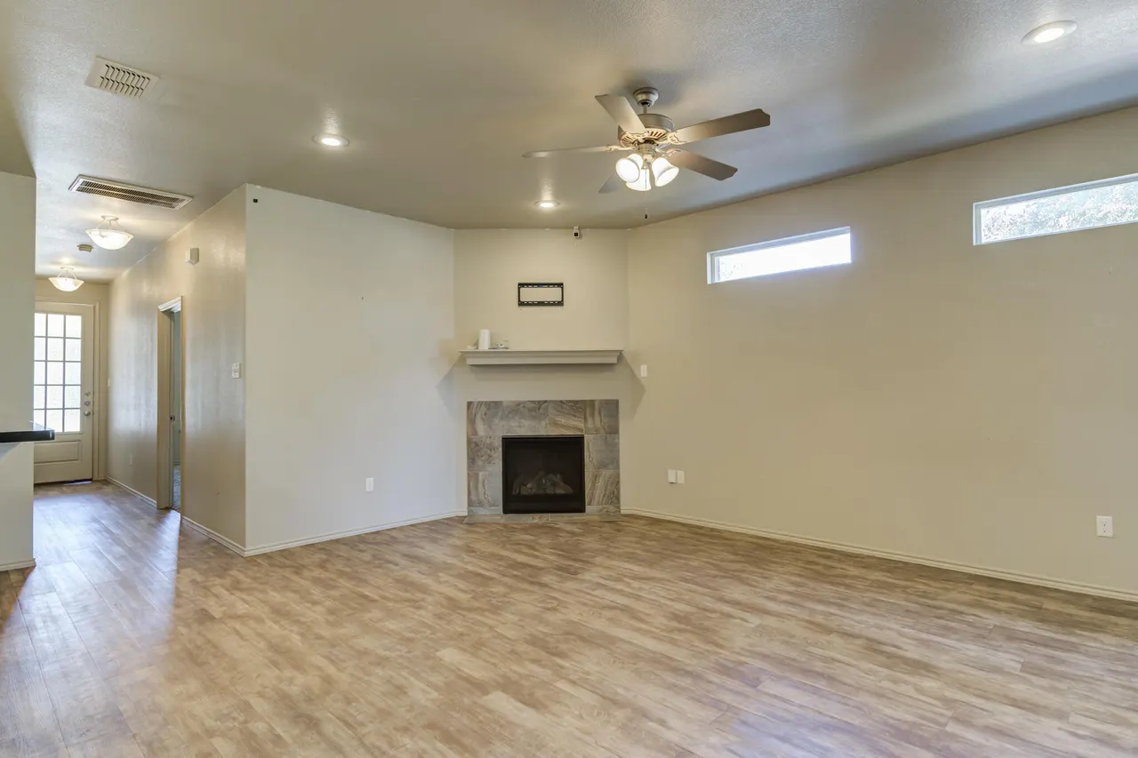 Photo 6 — 2142 10th Street, Lubbock, TX 79401