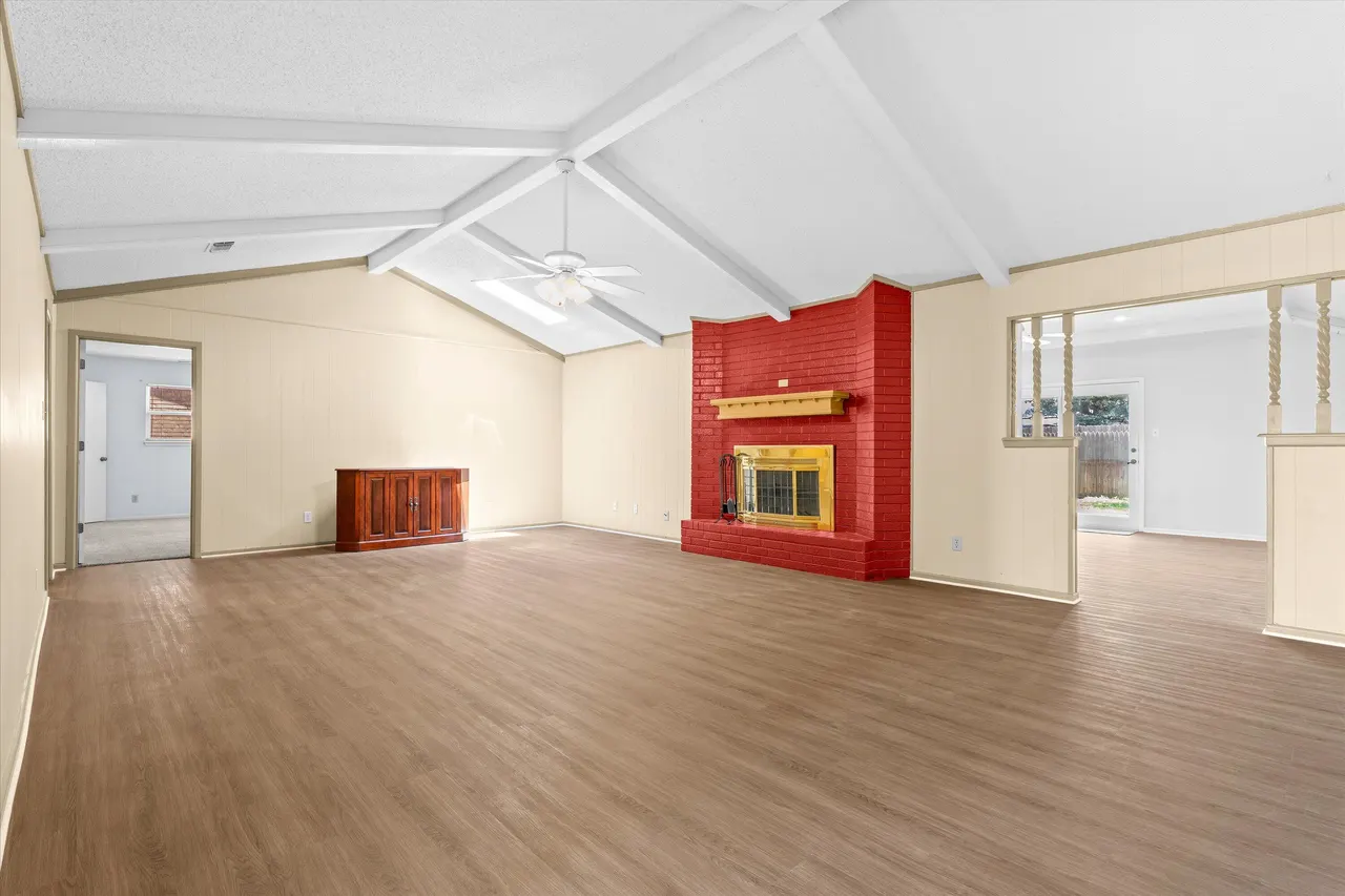 Photo 4 — 105 San Jacinto Avenue, Levelland, TX 79336