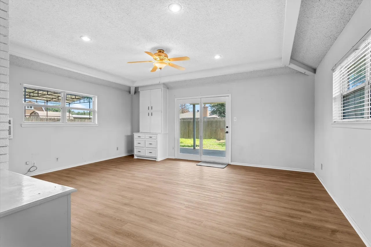 Photo 10 — 105 San Jacinto Avenue, Levelland, TX 79336