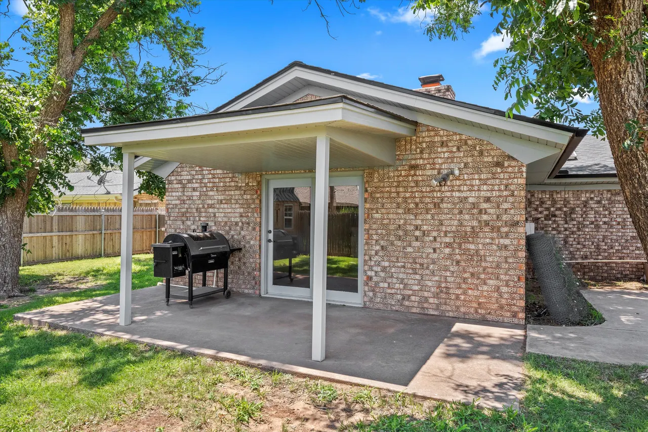 Photo 22 — 105 San Jacinto Avenue, Levelland, TX 79336