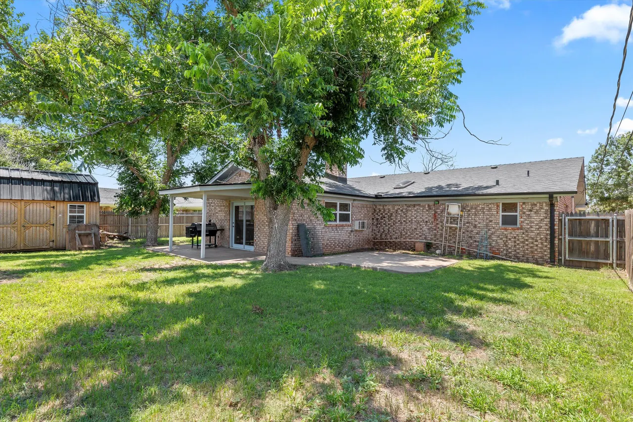 Photo 23 — 105 San Jacinto Avenue, Levelland, TX 79336