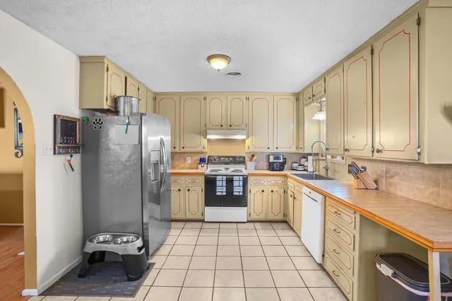 Photo 4 — 5306 E Erskine Street, Lubbock, TX 79403