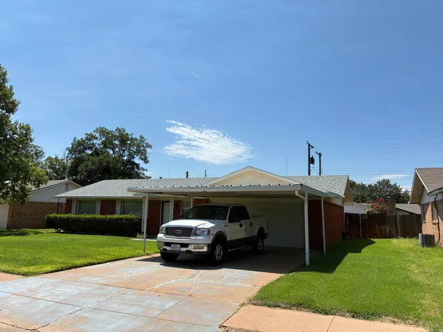 Photo 6 — 2005 70th Street, Lubbock, TX 79412