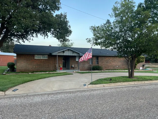 Front exterior — 1807 N Houston Avenue, Lamesa, TX 79331