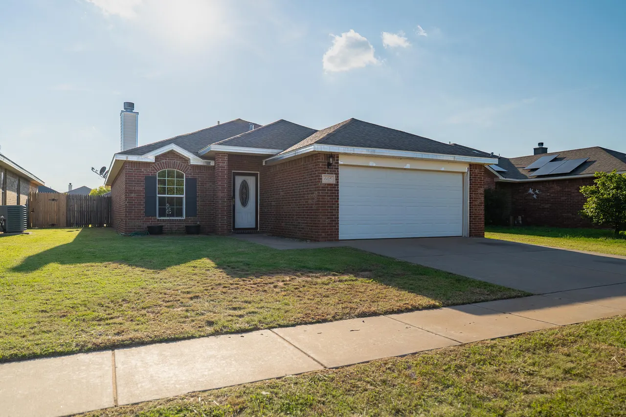 Photo 2 — 605 N Spruce Avenue, Lubbock, TX 79403