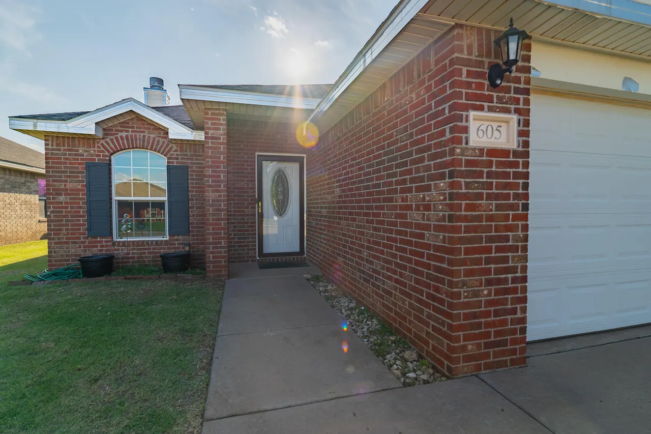 Photo 5 — 605 N Spruce Avenue, Lubbock, TX 79403