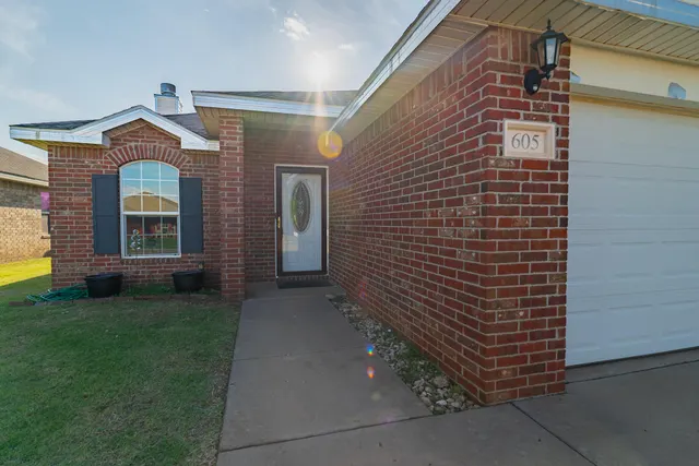 Photo 5 — 605 N Spruce Avenue, Lubbock, TX 79403