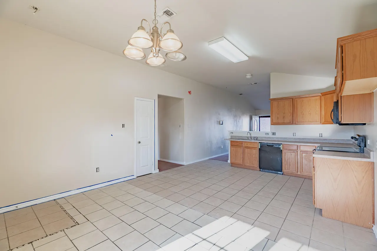 Photo 11 — 605 N Spruce Avenue, Lubbock, TX 79403