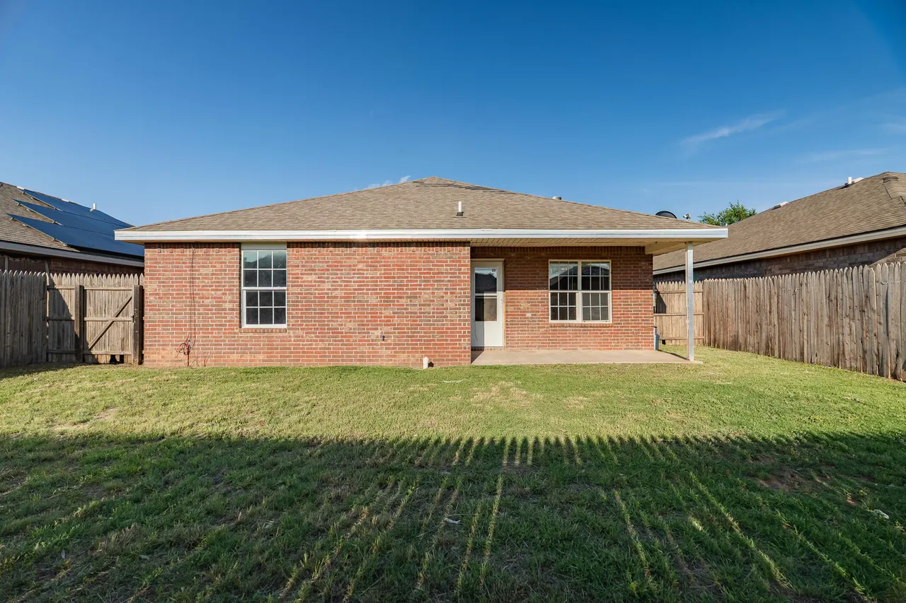 Photo 22 — 605 N Spruce Avenue, Lubbock, TX 79403