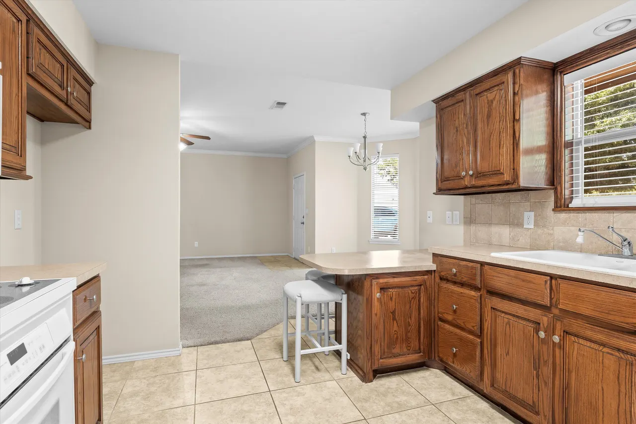 Photo 13 — 317 Flint Avenue, Levelland, TX 79336