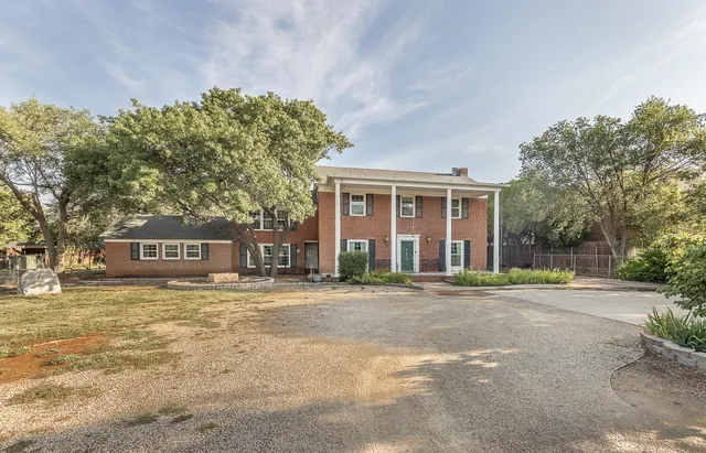 Front exterior — 5104 19th Street, Lubbock, TX 79407
