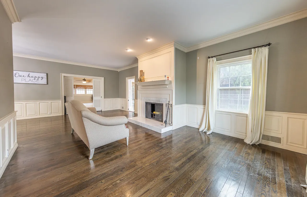 Photo 3 — 5104 19th Street, Lubbock, TX 79407