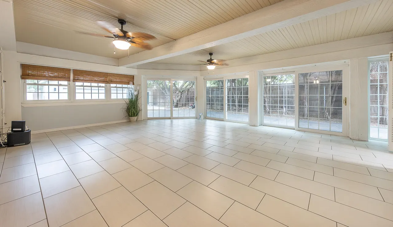 Photo 12 — 5104 19th Street, Lubbock, TX 79407