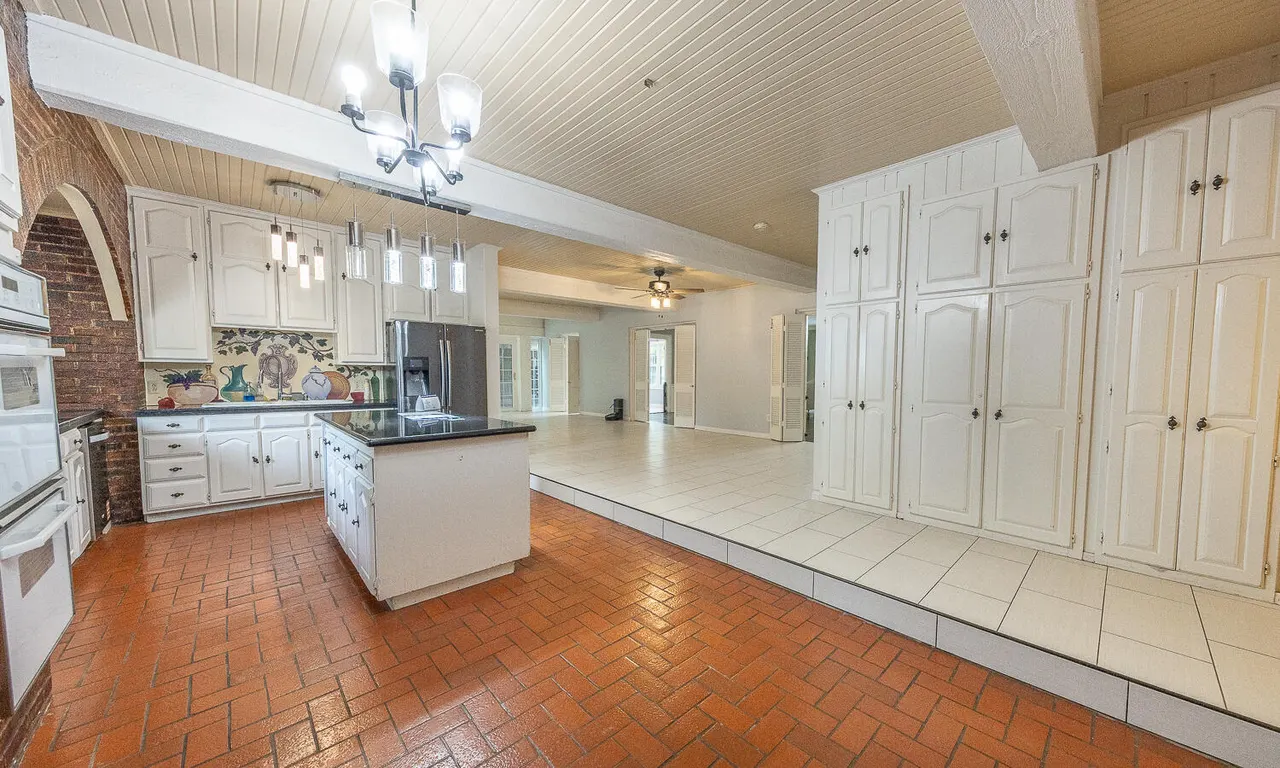Photo 16 — 5104 19th Street, Lubbock, TX 79407