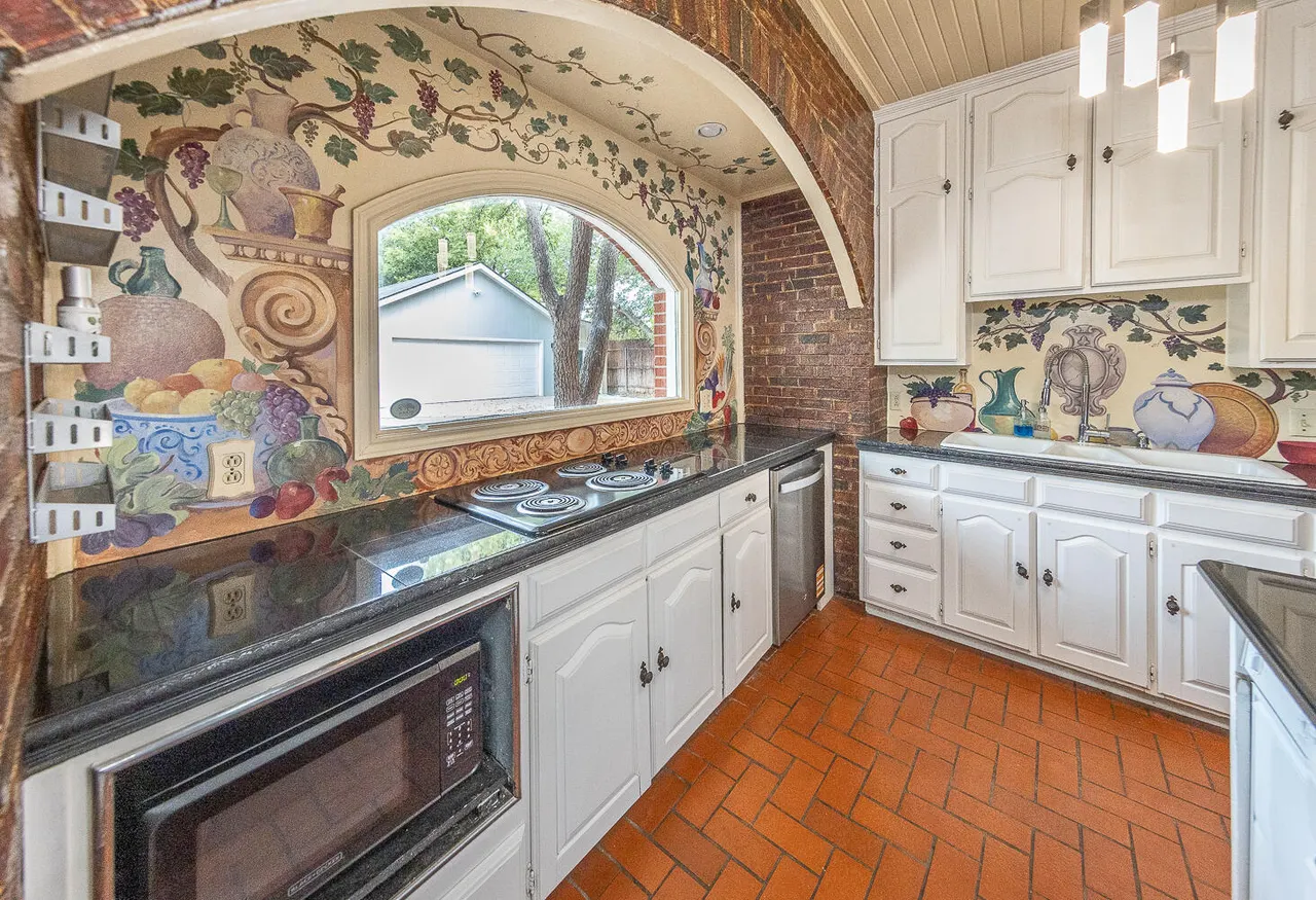 Photo 17 — 5104 19th Street, Lubbock, TX 79407